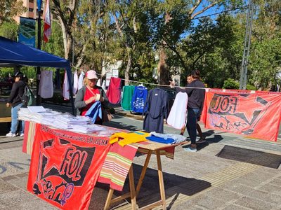 Mujeres cooperativistas del FOL realizaron una feria textil: "Necesitamos seguir trabajando"