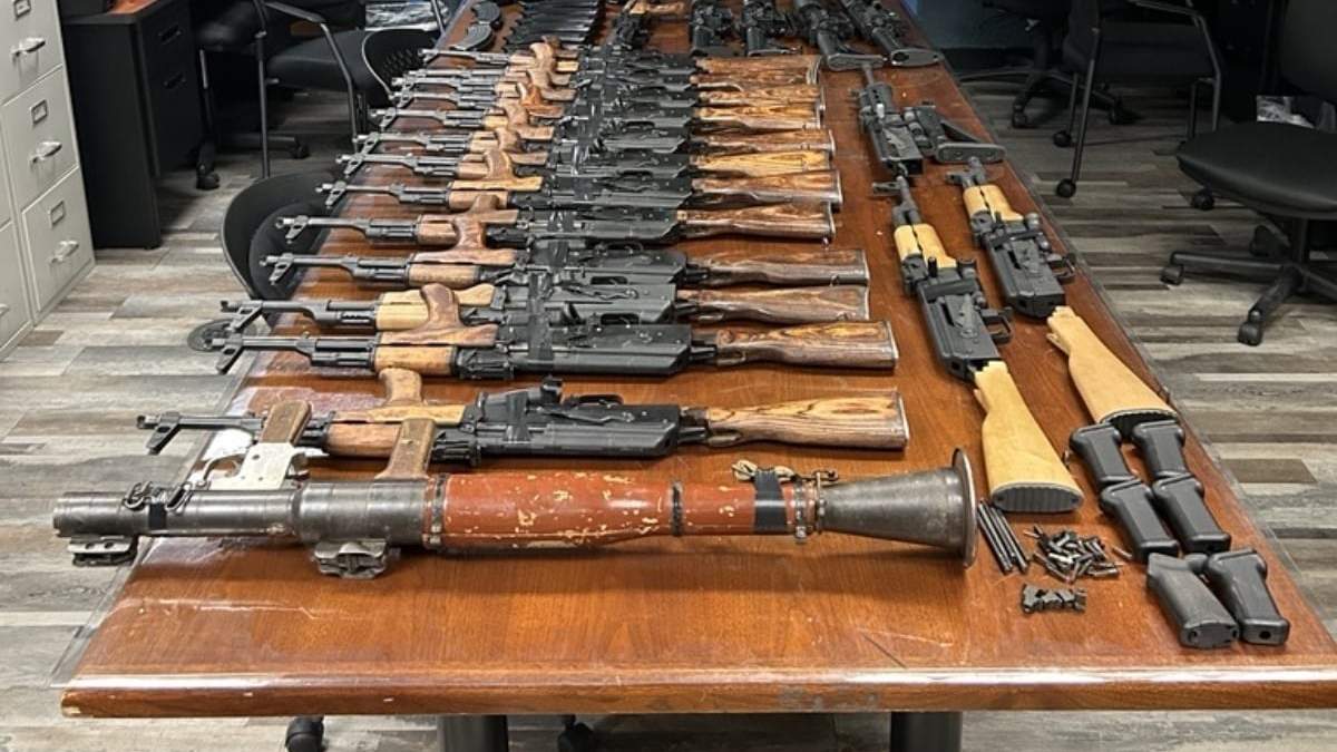 Las armas decomisadas en el cruce fronterizo de Nogales
