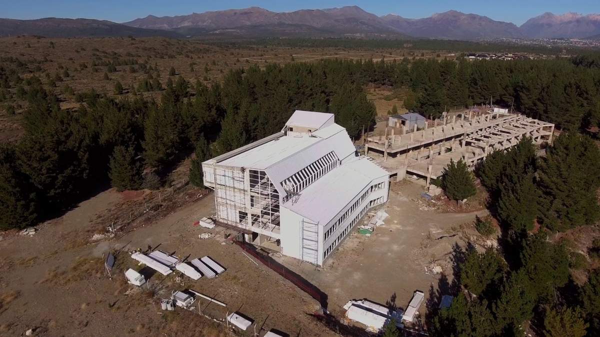 Estado del Pabellón II de la sede de Bariloche de la UNRN. Fuente: (Twitter)