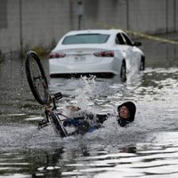Lluvias e inundaciones crean caos en calles de Las Vegas (Video)