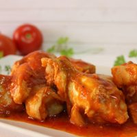 Pollo con tomate con menos ingredientes de lo que pensás: receta tradicional, súper práctica y lista para repetir mil veces