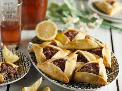 Empanadas árabes o sfijas: una receta tentadora y con un sabor único, para una comida de finde fuera de lo común