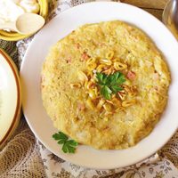 Con repollo, atún y huevo: preparate esta tortilla exprés, deliciosa y sin gastar una fortuna en el mercado