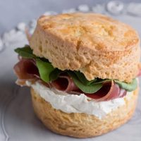 Scones salados una receta económica y rendidora, para que los principiantes parezcan verdaderos chefs