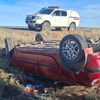 Un Peugeot 206 volcó al intentar esquivar deformaciones en la calzada.