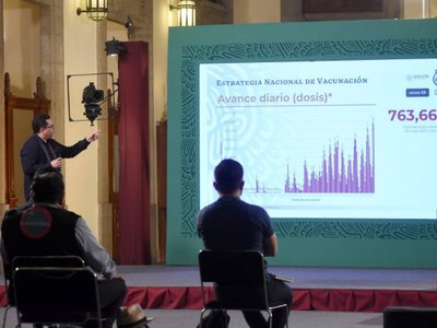 López-Gatell: bebés de embarazadas con vacuna generan anticuerpos sólo temporalmente