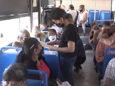 A sus 12 años, Camila ayudó a 500 adultos mayores a vacunarse contra el covid-19