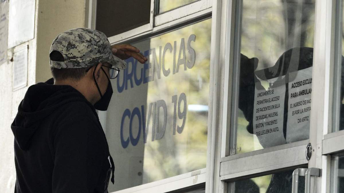 La extensión de la modalidad de trabajo en casa se da en medio de un repunte de casos de covid-19