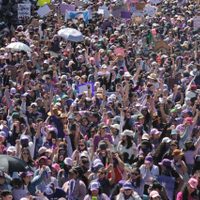 Madres buscadoras encabezaron marcha del 8M en Zacatecas; asistieron 10 mil mujeres (Video)