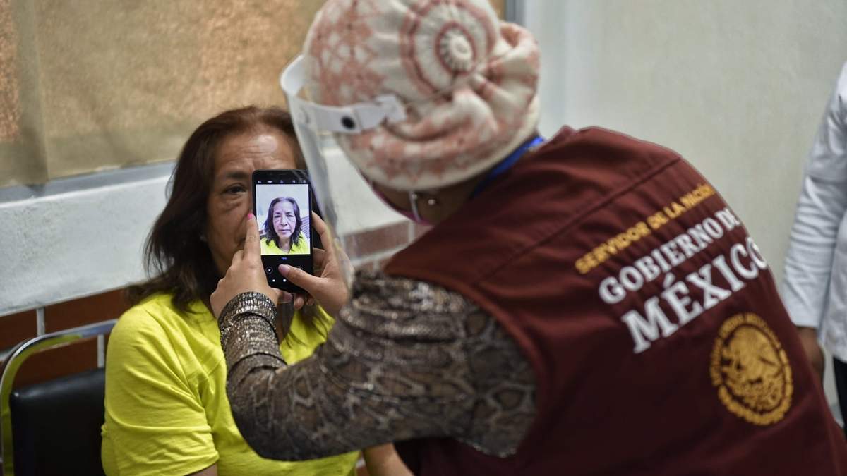 Vacunación de adultos mayores en la capital