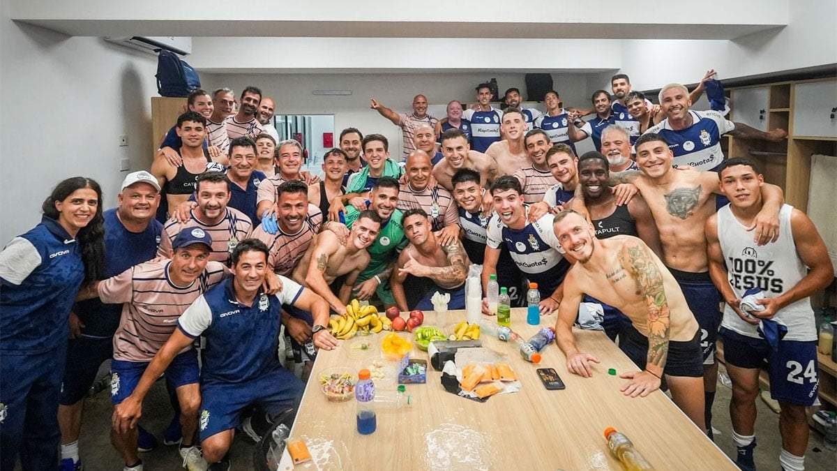 La alegría del plantel de Gimnasia se ve opacada por la paupérrima inacción dirigiencial