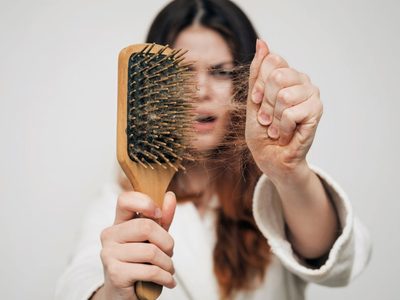 Si se te cae el cabello después de bañarte, no sufras más: probá este remedio casero súper efectivo y económico