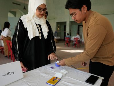 Myanmar vota en elecciones sin oposición, en medio de represión y una guerra civil