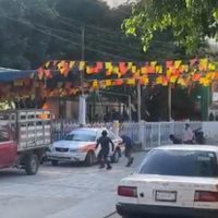 Pobladores calcinan a dos jóvenes acusados de asesinar a una persona en Guerrero