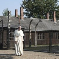 El Papa dice que el Holocausto "no se puede olvidar ni negar" y llama a erradicar el antisemitismo