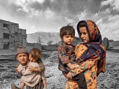 Miles de desplazados por el conflicto en Afganistán se refugian en la capital, Kabul