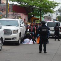 Matan a dos afuera de un colegio en Veracruz; presumen intento de plagio