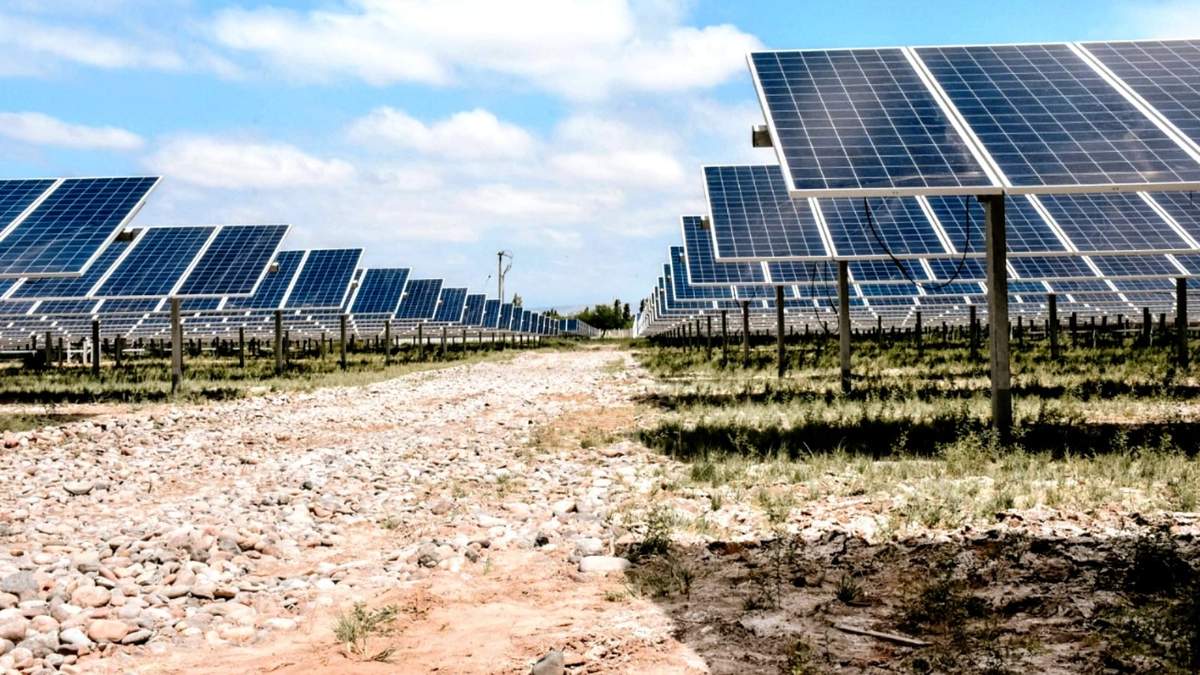 El primer parque fotovoltaico en Neuquén se realizará en Chos Malal. Fuente: (Twitter)