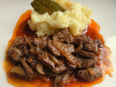 Hígado a la veneciana al mejor estilo de "Cocineros Argentinos": prepará esta receta imperdible para el domingo