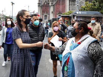 Sheinbaum insiste en que la escultura de una mujer indígena sustituya la de Colón