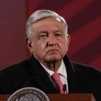 AMLO promete que no habrá "purga" por voto de Monreal contra "Plan B" de reforma electoral