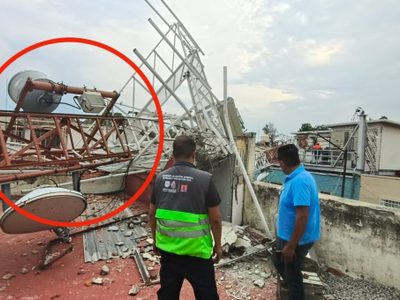 Cae antena de más de 30 metros en la colonia Guadalupe Tepeyac; 10 personas fueron evacuadas | VIDEO