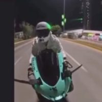 Presunto francotirador siembra terror entre automovilistas en Puebla (Video)