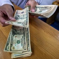 Optimismo de inversionistas impulsa al peso frente al dólar