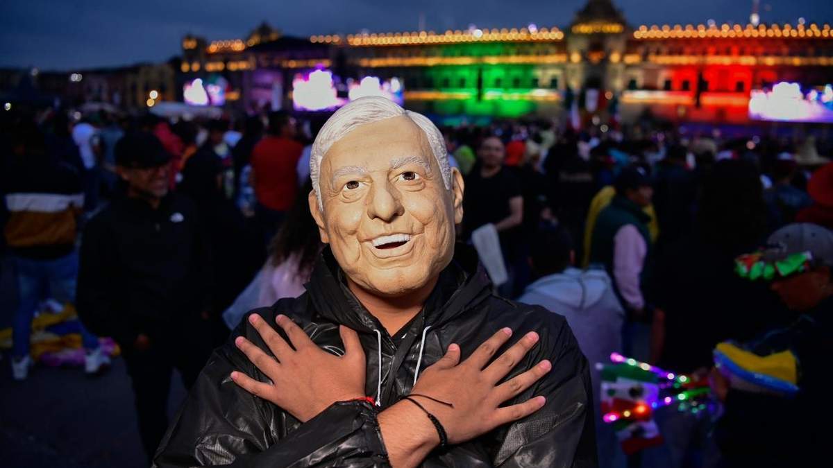Máscara de AMLO