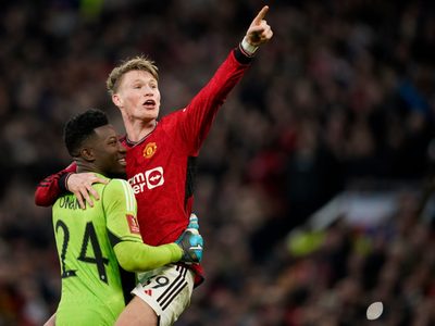 Con gol de último minuto Manchester United supera al Liverpool en tiempo extra