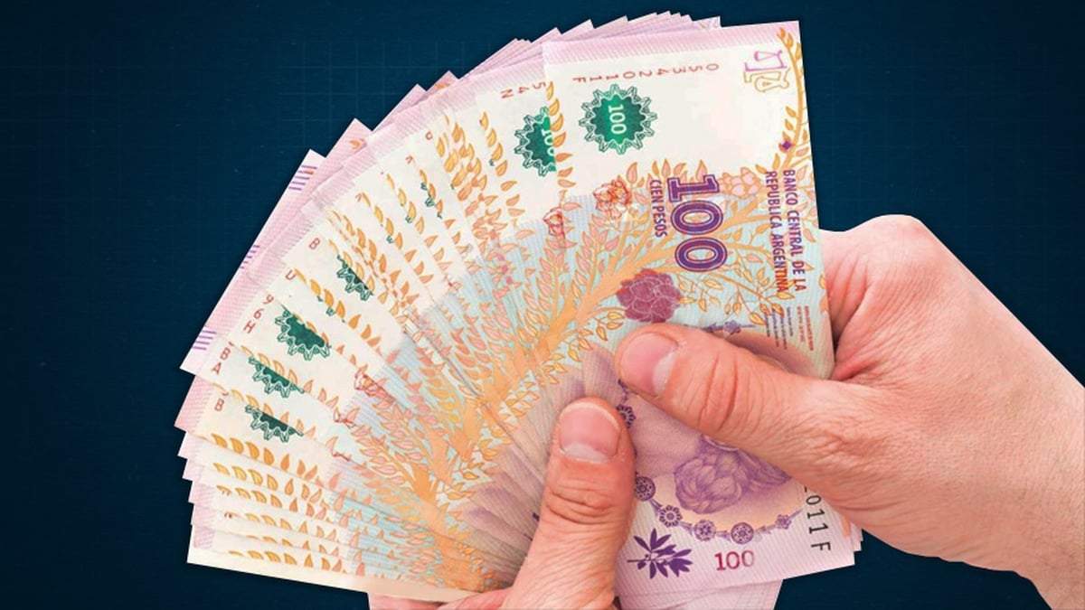 Abanico de billetes. Fuente: (Twitter)