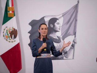 Sheinbaum sugiere que la política migratoria de Trump incidió en la caída de las remesas