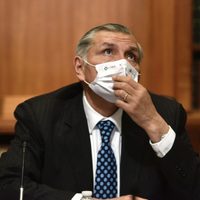 INE impone medidas contra Adán Augusto López y otros funcionarios por promover revocación