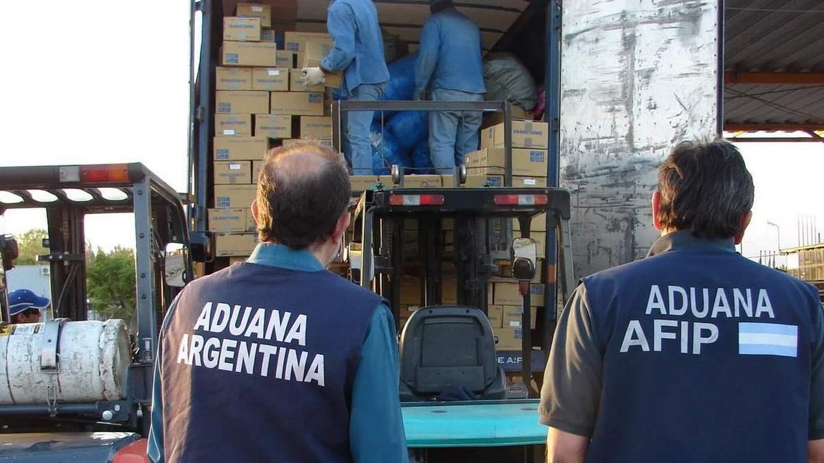 La Aduana llevó adelante operativos en la frontera. Fuente: (Twitter)