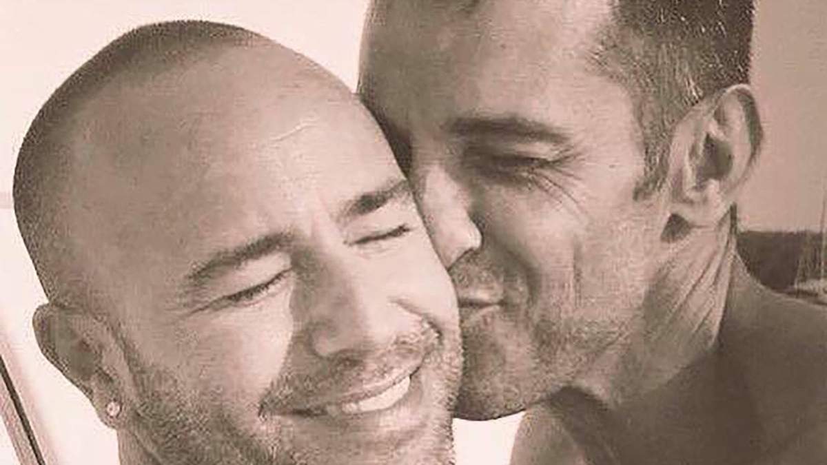 Jesús Vázquez y su marido. Fuente: (Instagram)