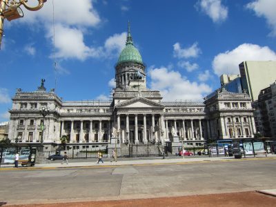 ¡Presencial o nada! Senadores se niegan a tratar el impuesto a los ricos de forma virtual