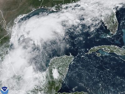 Se forma tormenta tropical Francine frente a costas de México; Texas en alerta por lluvias intensas