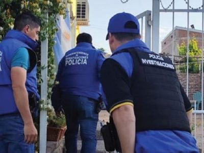Allanaron la casa de dos personas que vendían certificados médicos truchos