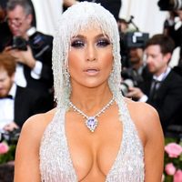 Jennifer López tiene sus trucos para lograr sus estupendas fotos y los cuenta generosamente