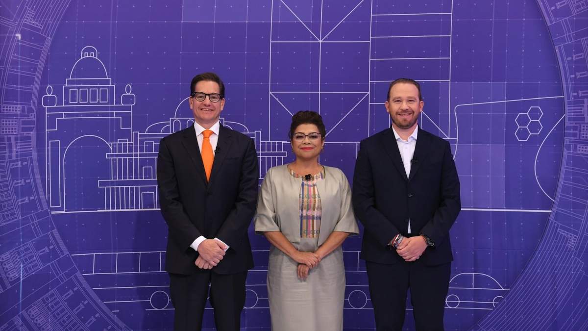 Chertorivski, Brugada y Taboada antes de arrancar el debate