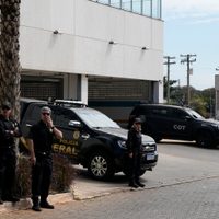 Interrogan a Bolsonaro sobre contrabando de diamantes y venta de relojes de lujo