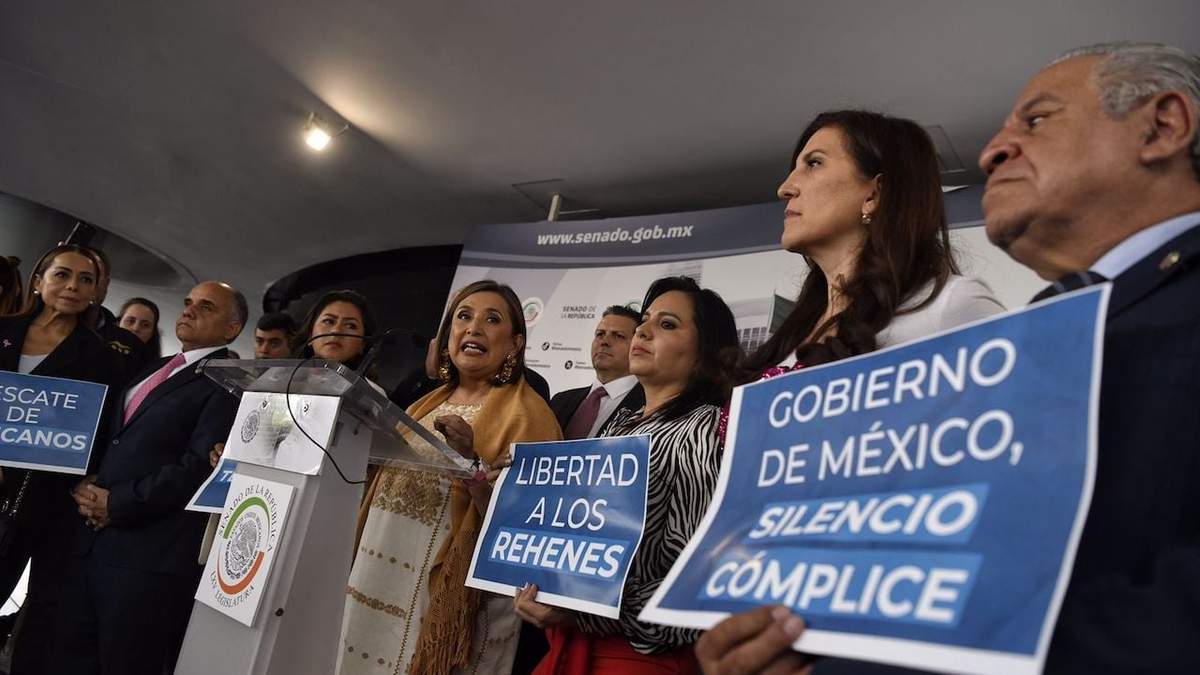 Xóchitl Gálvez acompañada del Bloque de Contención en el Senado