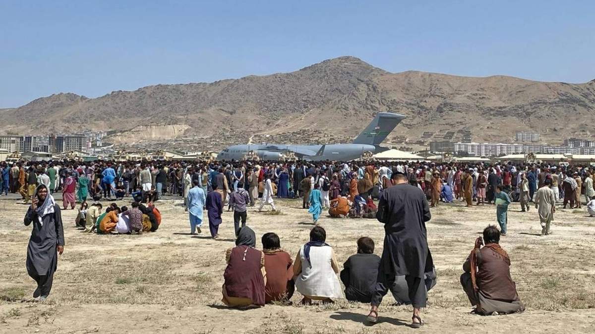 Aeropuerto de Kabul. Rebasado