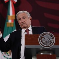 AMLO defiende a Rocío Nahle en la mañanera; “es una persona íntegra”, dice