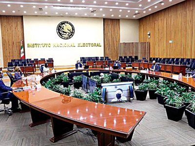 Morena, contra la labor fiscalizadora del INE