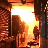 Incendio destruye 40% de un mercado en Querétaro y exhibe omisiones