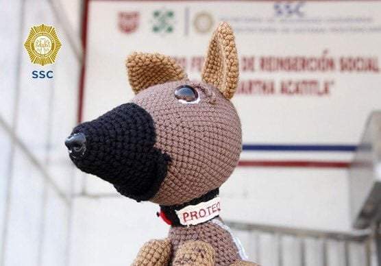 "Proteo" de estambre. Reconocimiento para el perrito rescatista