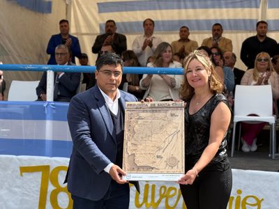 Santa Cruz: Claudio Vidal llamó a defender el valor agregado y la soberanía en el aniversario de Los Antiguos