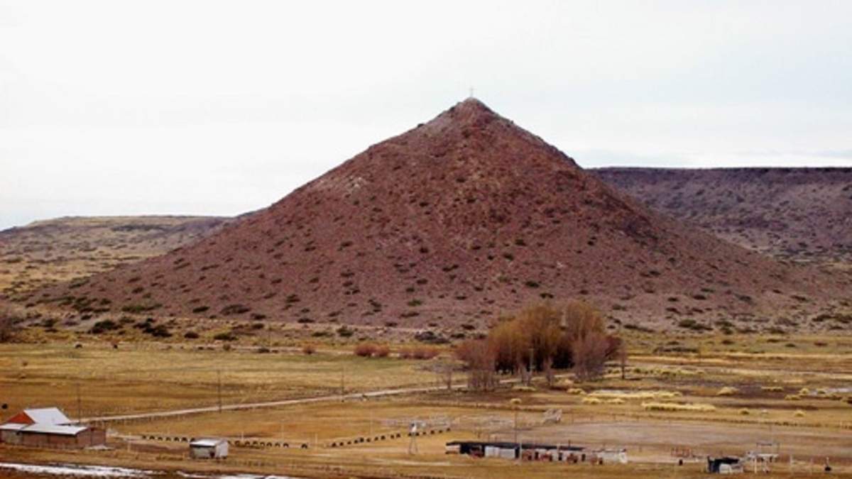Un ícono de Zapala, el cerro Michacheo. Fuente: (Twitter).