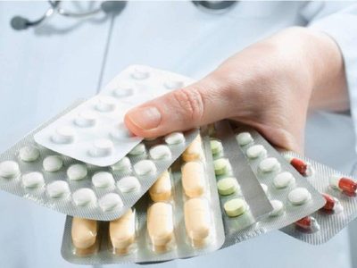 No tires los blísters de los medicamentos: así podés convertirlos en los aros más coquetos